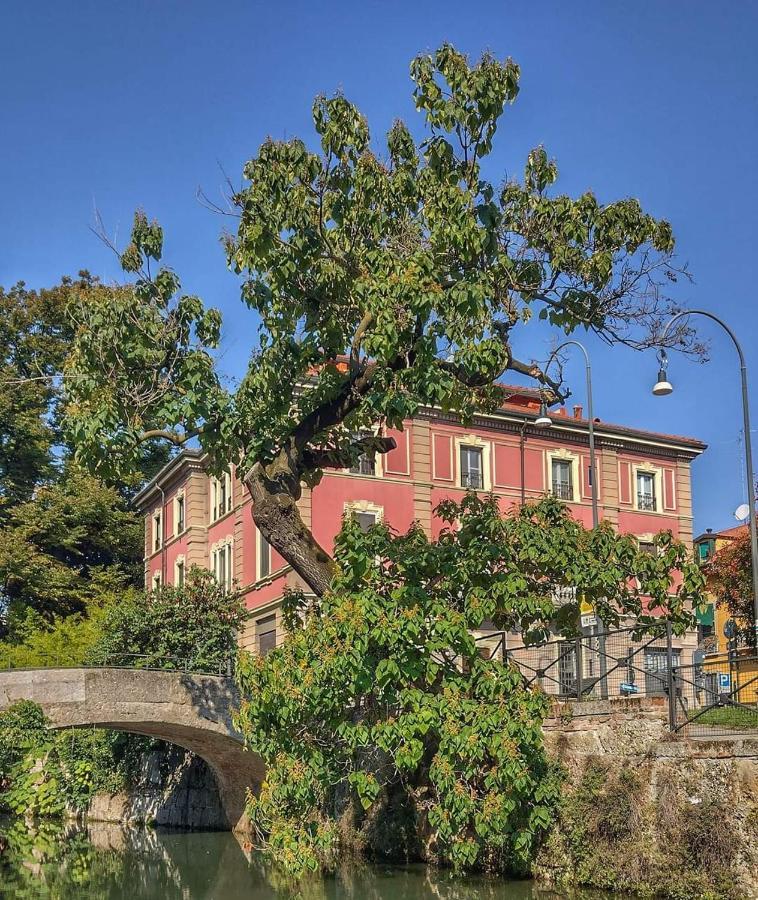 Trilocale In Villa Signorile Милан Экстерьер фото