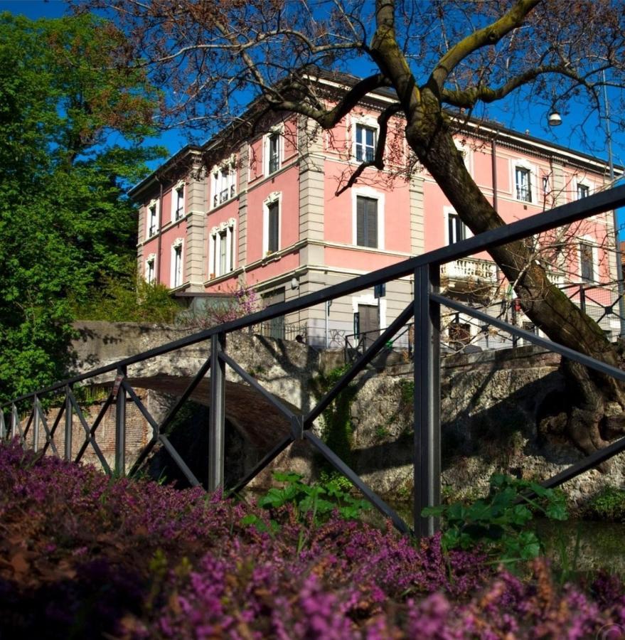 Trilocale In Villa Signorile Милан Экстерьер фото